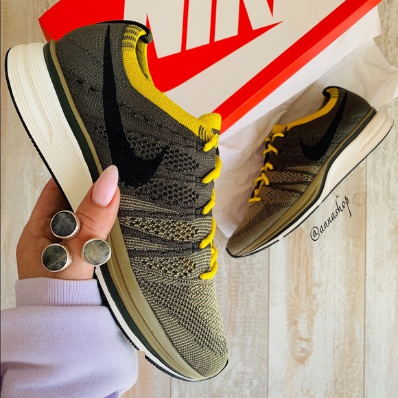 NWT Nike Flyknit Trainer - Picture 2 of 8